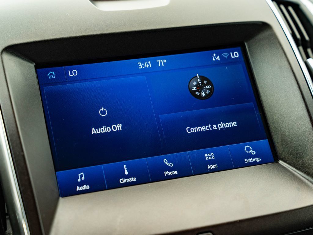 Used 2019 Ford Edge Titanium FWD image 32