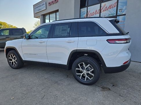 New 2025 Jeep Grand Cherokee Limited w/ Luxury Tech Group II image 6