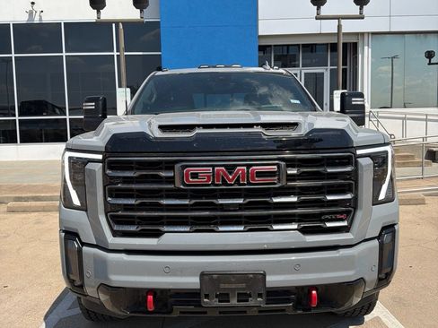 Used 2024 GMC Sierra 2500 AT4 w/ AT4 Premium Plus Package AWD/4WD image 10
