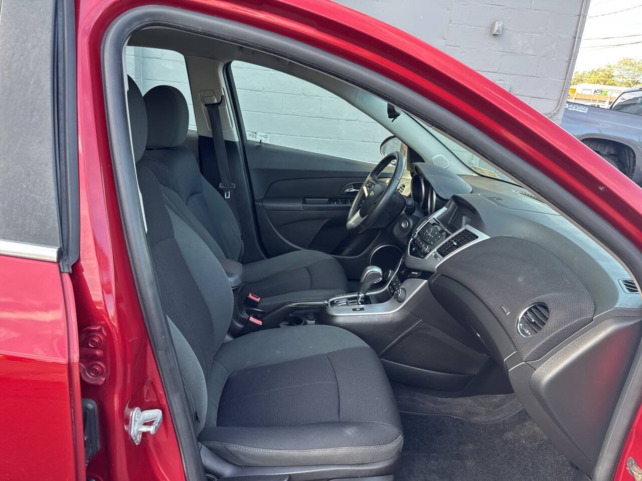 Used 2011 Chevrolet Cruze LT FWD image 23