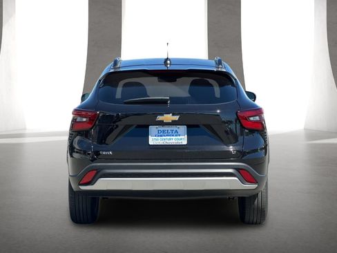 New 2026 Chevrolet Trax LT w/ LT Convenience Package FWD image 5