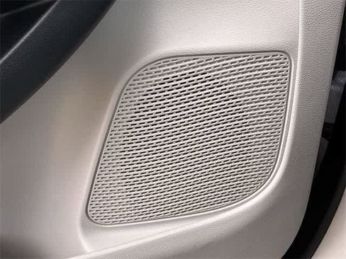 Used 2023 Chrysler Pacifica Limited image 33