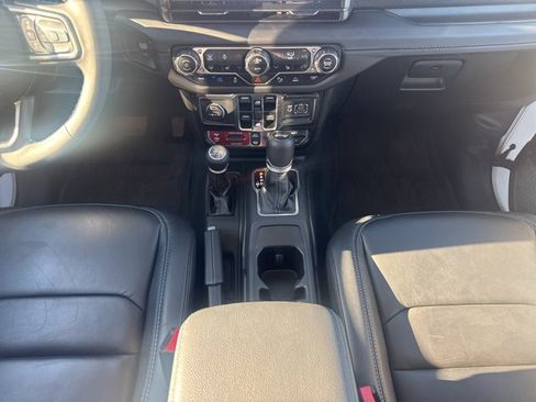 Used 2024 Jeep Wrangler Unlimited Rubicon 4xe image 15