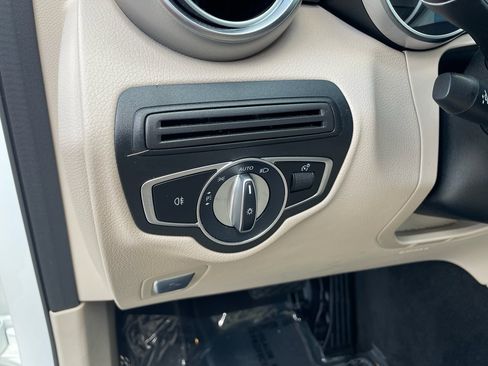 Used 2021 Mercedes-Benz GLC 300 300 4MATIC image 15