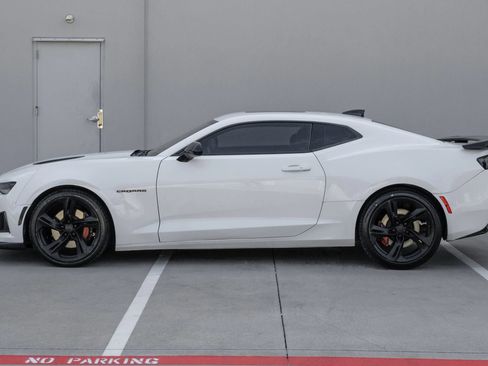 Used 2018 Chevrolet Camaro SS w/ Redline Edition RWD image 17