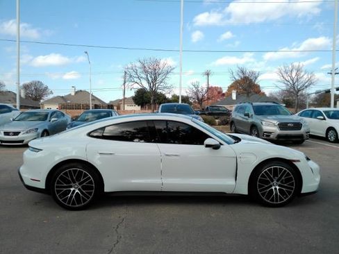 Used 2022 Porsche Taycan image 5