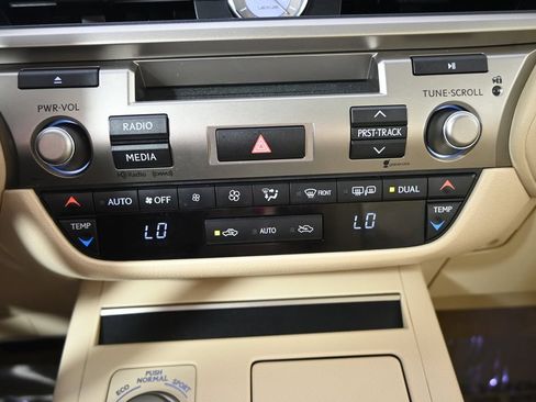Used 2015 Lexus ES 350 FWD image 29