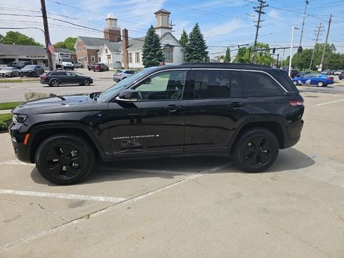 Used 2024 Jeep Grand Cherokee Limited 4xe AWD/4WD image 7
