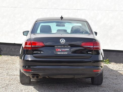 Used 2017 Volkswagen Jetta SE image 4