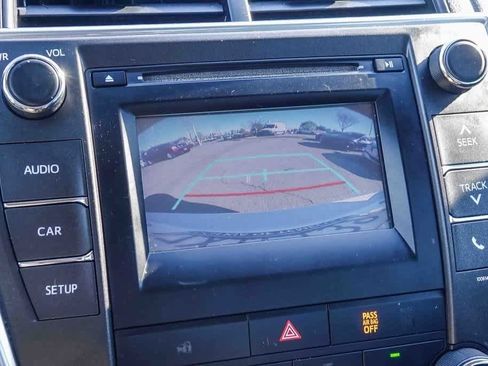 Used 2017 Toyota Camry SE image 22