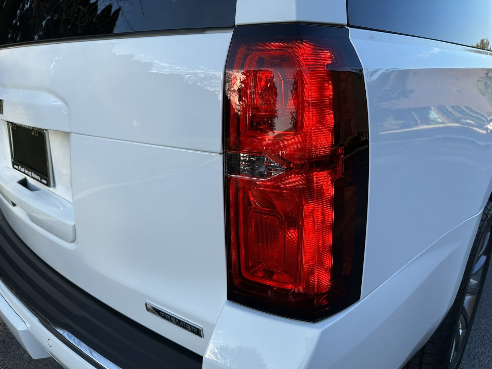 Used 2018 Chevrolet Suburban Premier AWD/4WD image 38