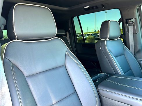 Used 2025 GMC Yukon XL Elevation image 25