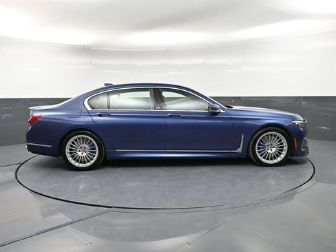 Used 2022 BMW ALPINA B7 xDrive w/ Luxury Rear Seating Package image 9