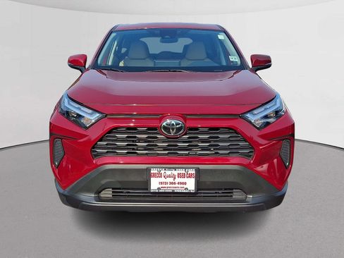 Used 2024 Toyota RAV4 LE AWD/4WD image 3