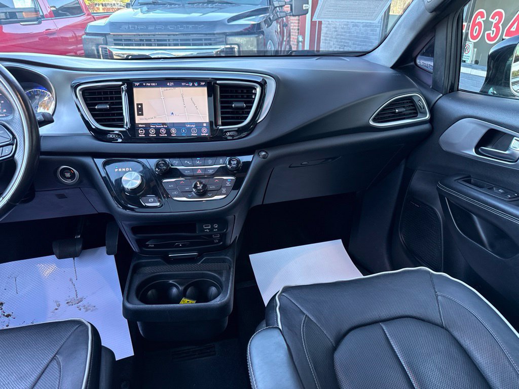 Used 2020 Chrysler Pacifica Limited w/ Advanced Safetytec Group FWD image 15