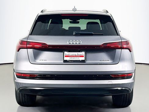 Used 2022 Audi e-tron Premium w/ Convenience Plus Package image 3