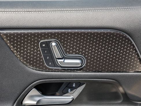 Certified 2025 Mercedes-Benz GLA 250 image 21