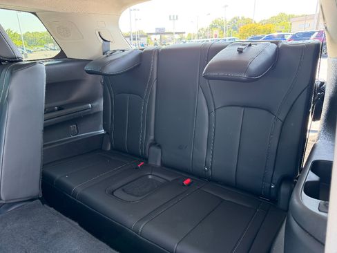 Used 2023 INFINITI QX60 Sensory w/ Vision Package AWD/4WD image 16