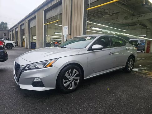 Used 2020 Nissan Altima 2.5 S image 1