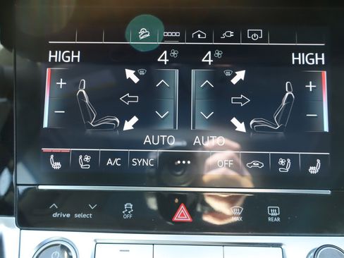 Used 2024 Audi Q8 e-tron Premium Plus w/ Premium Plus Package AWD/4WD image 14