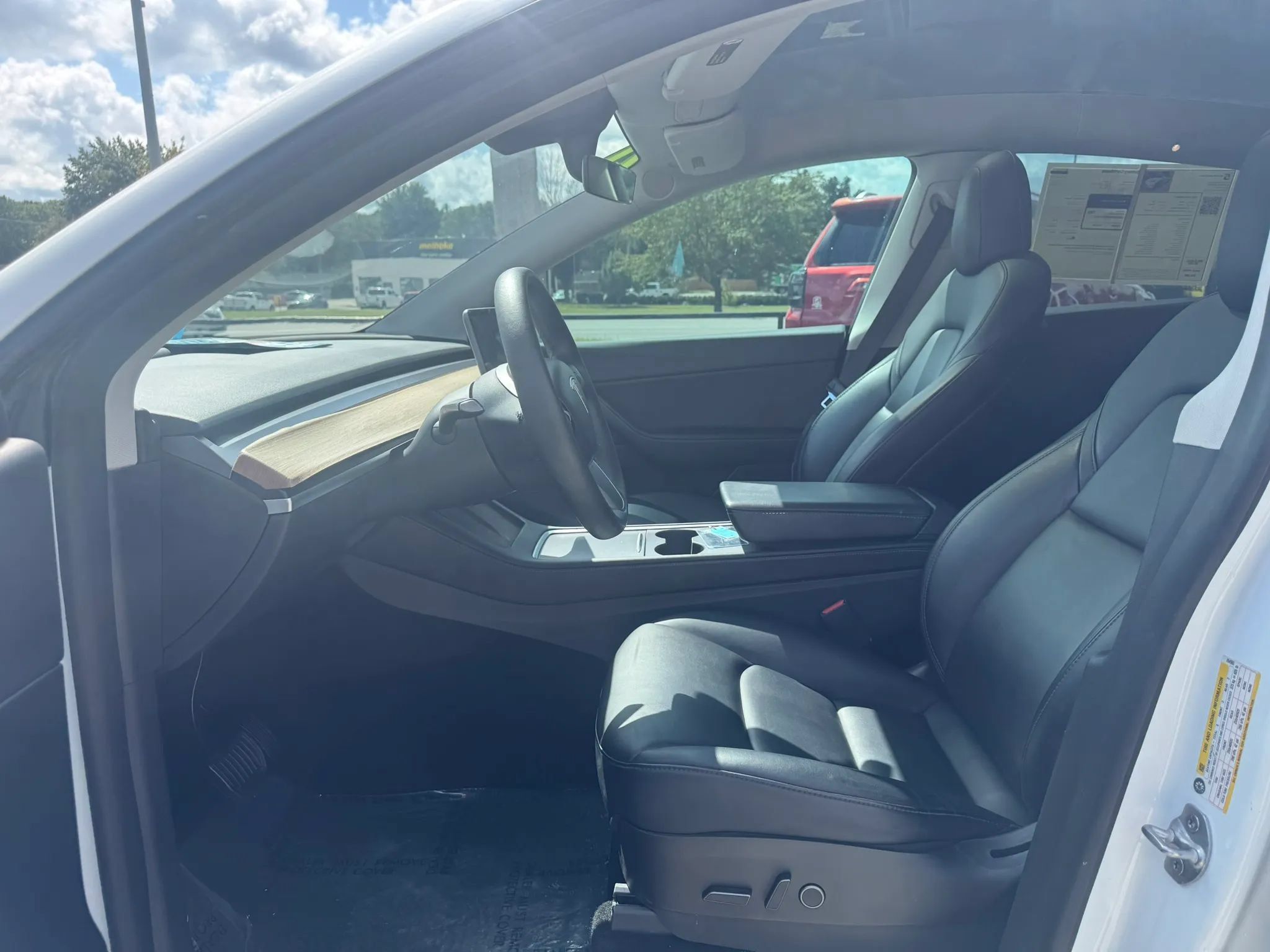 Used 2021 Tesla Model Y Long Range AWD/4WD image 14