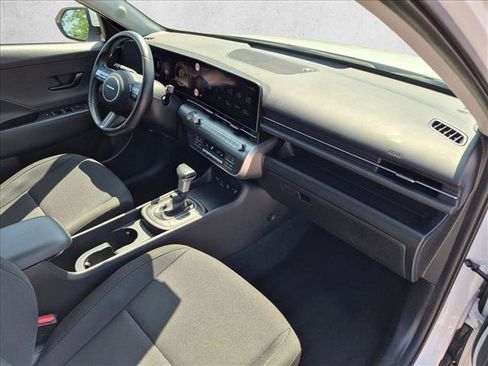 Used 2025 Hyundai Kona SEL FWD image 22