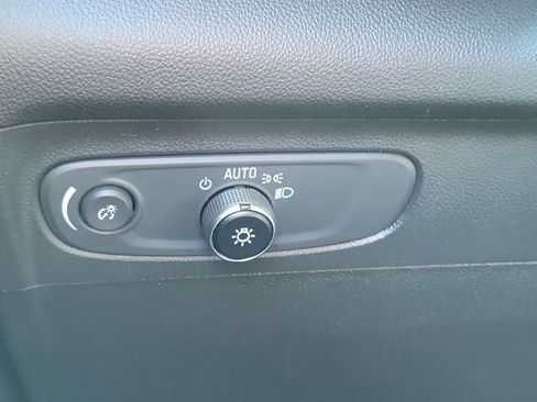 Used 2023 Buick Envision Essence FWD image 31