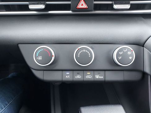 New 2026 Hyundai Elantra SE FWD image 24
