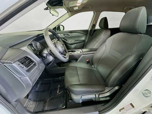 Used 2024 Nissan Rogue S FWD image 12