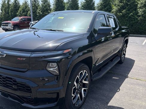 Used 2025 Chevrolet Silverado EV RST AWD/4WD image 1