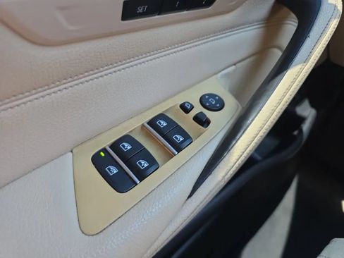 Used 2019 BMW 530i w/ Convenience Package RWD image 24