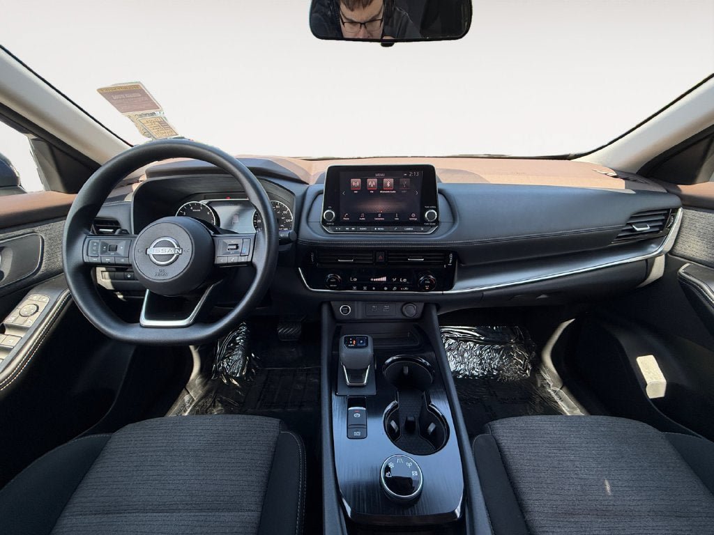Used 2022 Nissan Rogue SV AWD/4WD image 11