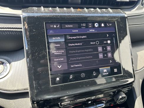 Used 2023 Jeep Grand Cherokee Altitude AWD/4WD image 14