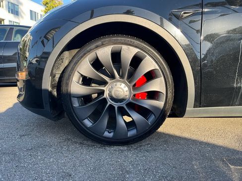 Used 2023 Tesla Model Y Performance AWD/4WD image 12