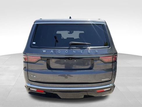 Used 2024 Jeep Wagoneer Series III AWD/4WD image 4