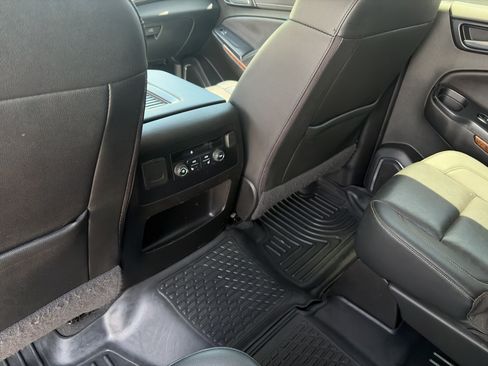 Used 2020 Chevrolet Suburban Premier RWD image 29