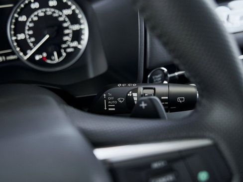 Used 2025 Mitsubishi Outlander SE image 40