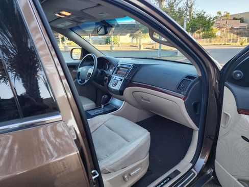 Used 2010 Hyundai Veracruz Limited w/ Navigation Pkg 3 image 18