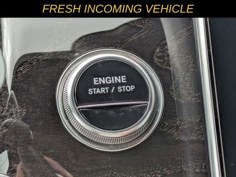 Used 2025 Mercedes-Benz GLC 350e 4MATIC w/ AMG Line image 23