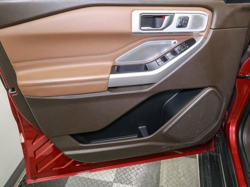 Used 2022 Ford Explorer King Ranch image 42