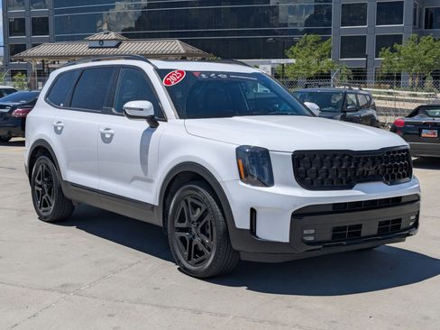 Certified 2025 Kia Telluride SX Prestige X-Line AWD/4WD image 7
