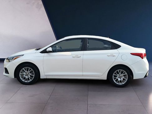 Used 2019 Hyundai Accent SE image 2