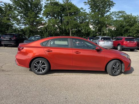 Used 2022 Kia Forte LXS FWD image 29