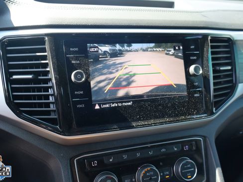 Used 2023 Volkswagen Atlas SE w/ Panoramic Sunroof Package FWD image 22