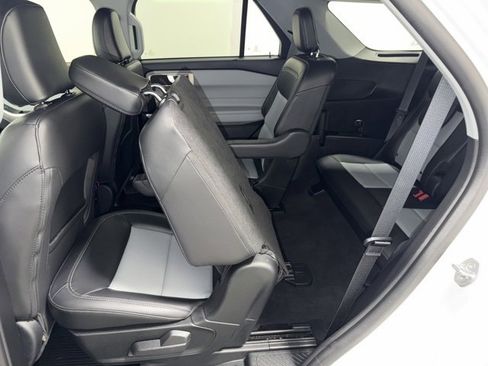 Used 2023 Ford Explorer XLT w/ Equipment Group 202A image 33
