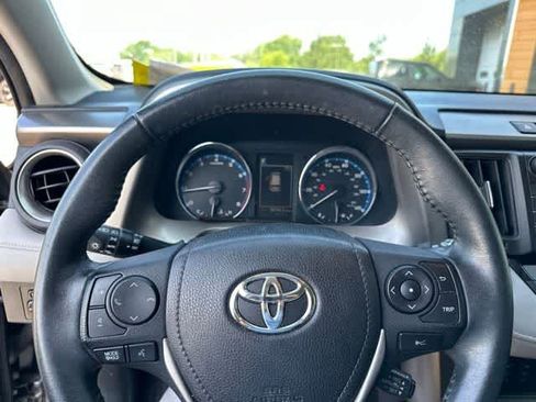 Used 2017 Toyota RAV4 Limited AWD/4WD image 11
