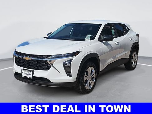 New 2026 Chevrolet Trax LS w/ Driver Confidence Package FWD image 7