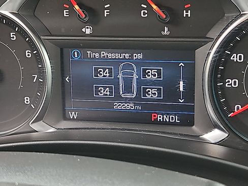 Used 2023 Chevrolet Equinox LS w/ LS Convenience Package AWD/4WD image 19