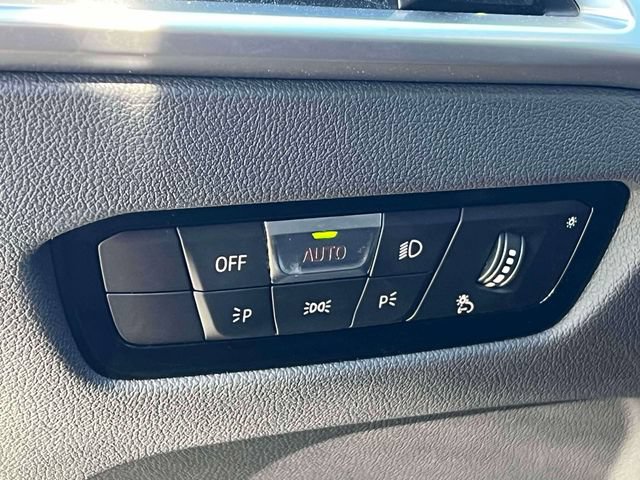 Used 2025 BMW 330i xDrive Sedan AWD/4WD image 19