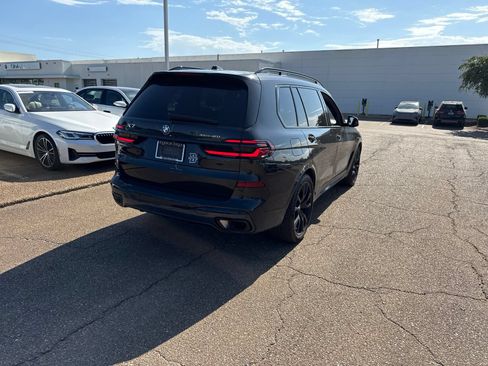 Used 2024 BMW X7 xDrive40i w/ M Sport Package AWD/4WD image 5